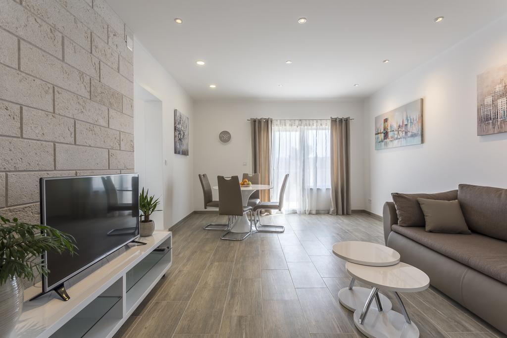 Apartments Biserka 볼 외부 사진
